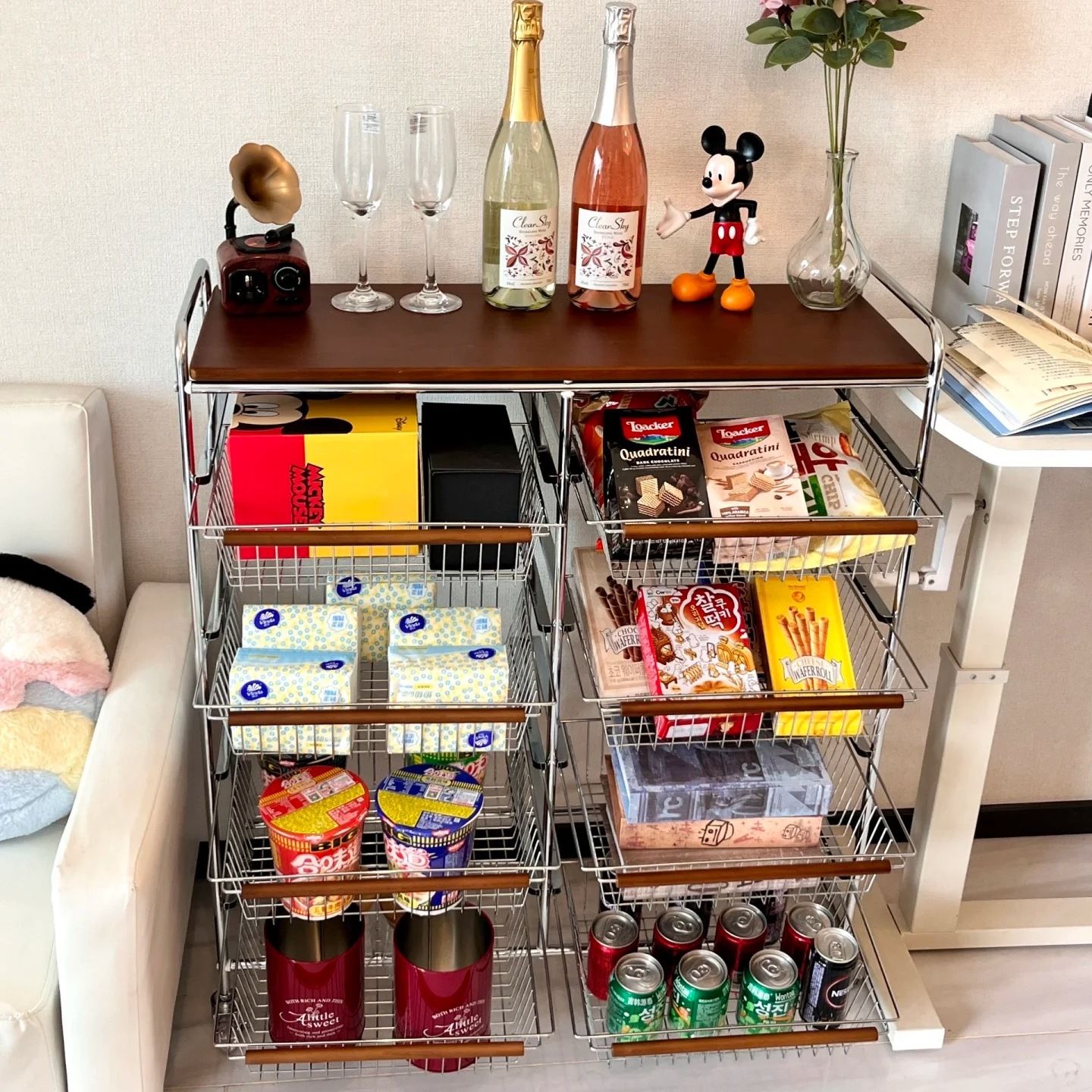Medieval style storage trolley - Food Storage Medieval recension och pris