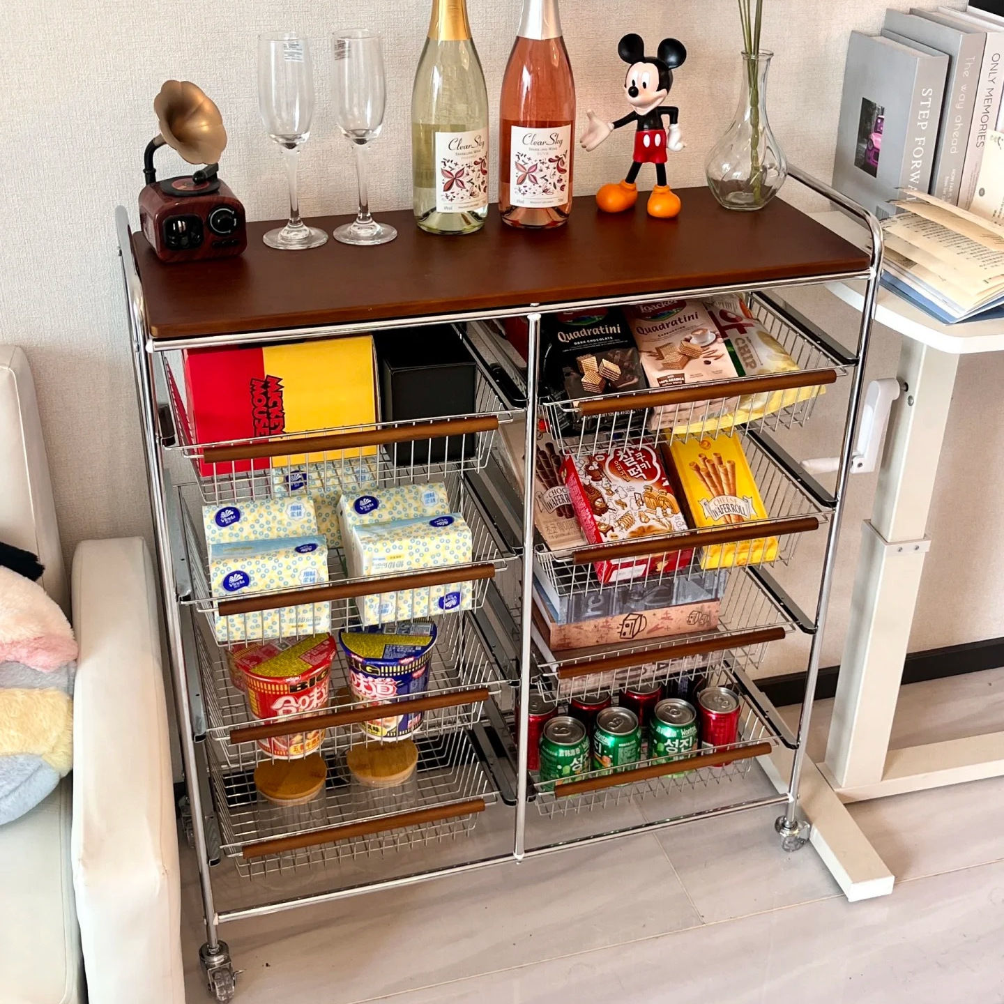 Medieval style storage trolley - Food Storage Medieval recension och pris